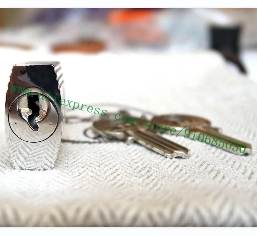 Polished Silvery Bag Parts 1 Lock 2 Key Padlock For Lady Handbag Women Bag Also Necklace Pendant Charm