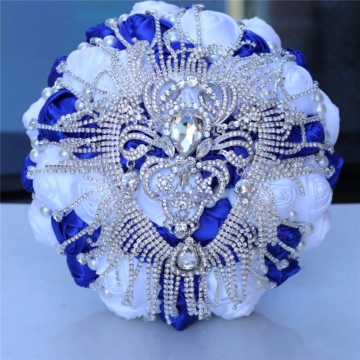 

Wedding Bouquet For Bride Handmade Satin Rose Creative Bridesmaids Hand Accessories Luxury Rhinestone Bridal Crystal Bouquet