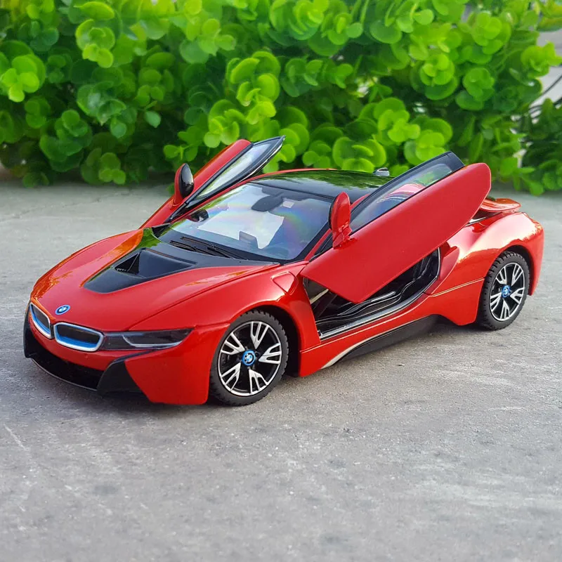 1:24 модель спортивного автомобиля BMW I8 из сплава Литые и игрушечные модели