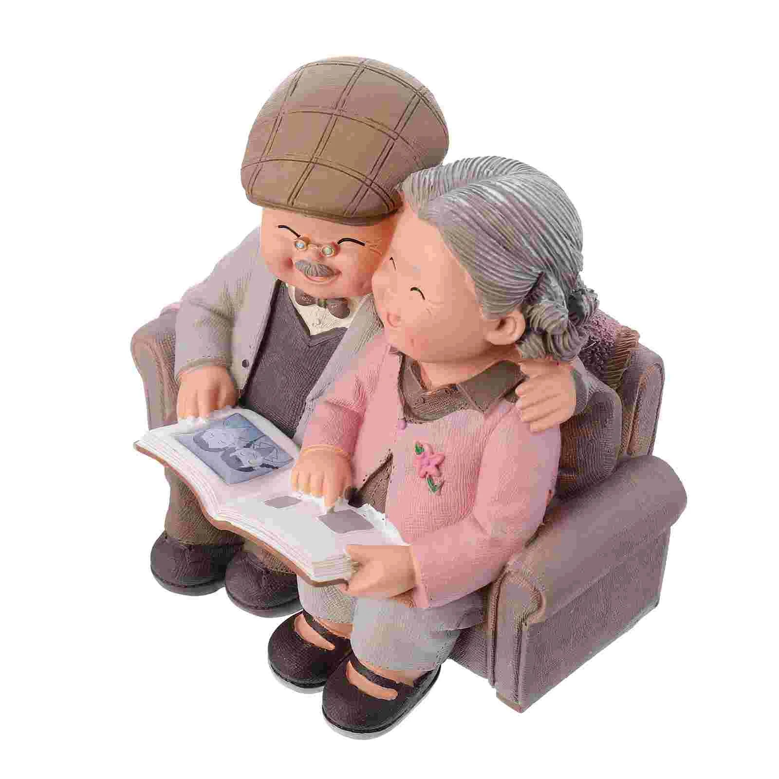 

Romantic Gift Couple Sculpture Groom Gifts Valentines Day Gift Cupcake Decorating Romantic Figurine Love Memory Ornaments