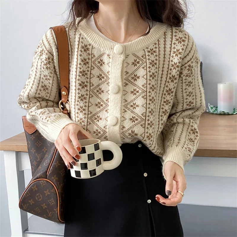 

2022 Autumn New Style Sweater Cardigan Coat Women's Jacquard Lazy Wind Round Neck Short Knitted Top Women