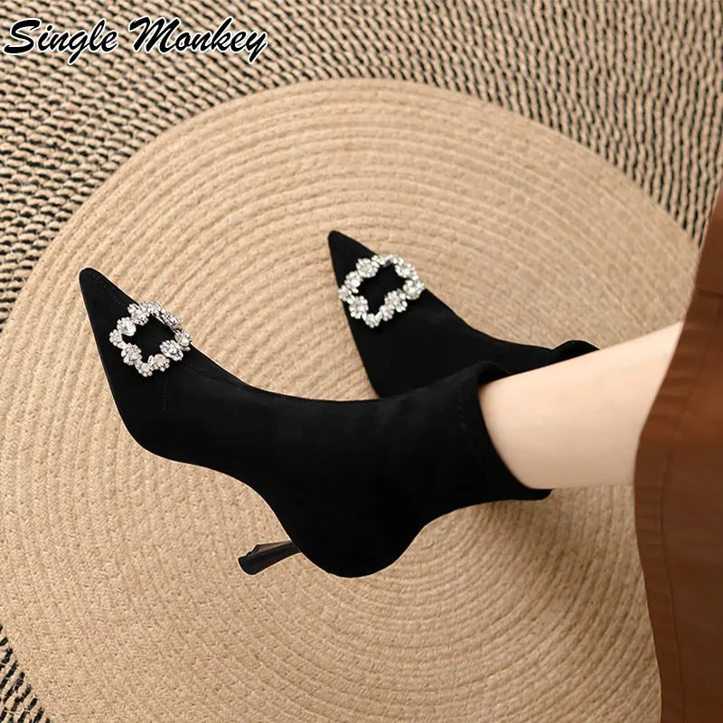 Женские замшевые ботинки-челси на высоком каблуке с кристаллами