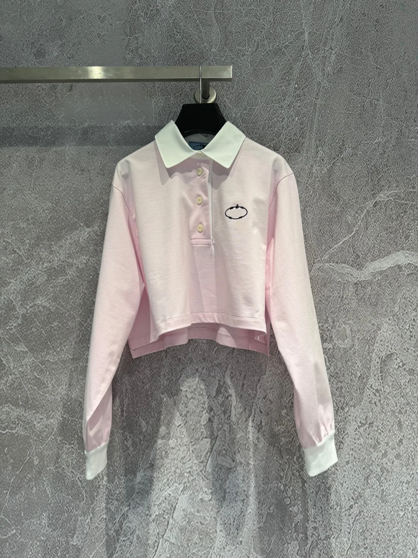 Новинка весна-лето 2024 розовая однотонная вязаная рубашка-поло с отложным