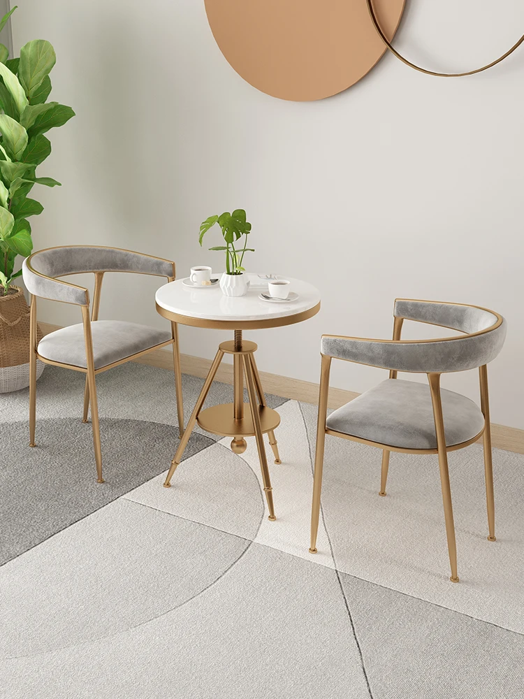 

Роскошный журнальный столик в скандинавском стиле, современный креативный Железный столик для дивана с регулируемой высотой, маленький золотистый угловой стол, домашняя мебель