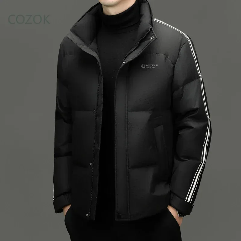 COZOK Короткий пуховик с воротником-стойкой набивка на утином пуху дизайнерская