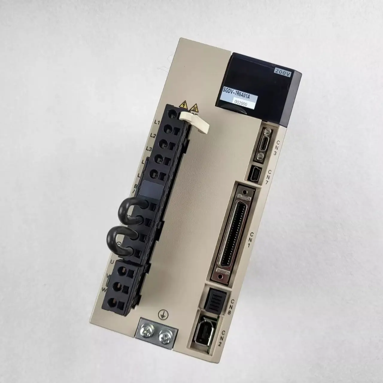 Новый телефон с серводвигателем SGDV7R6A01A