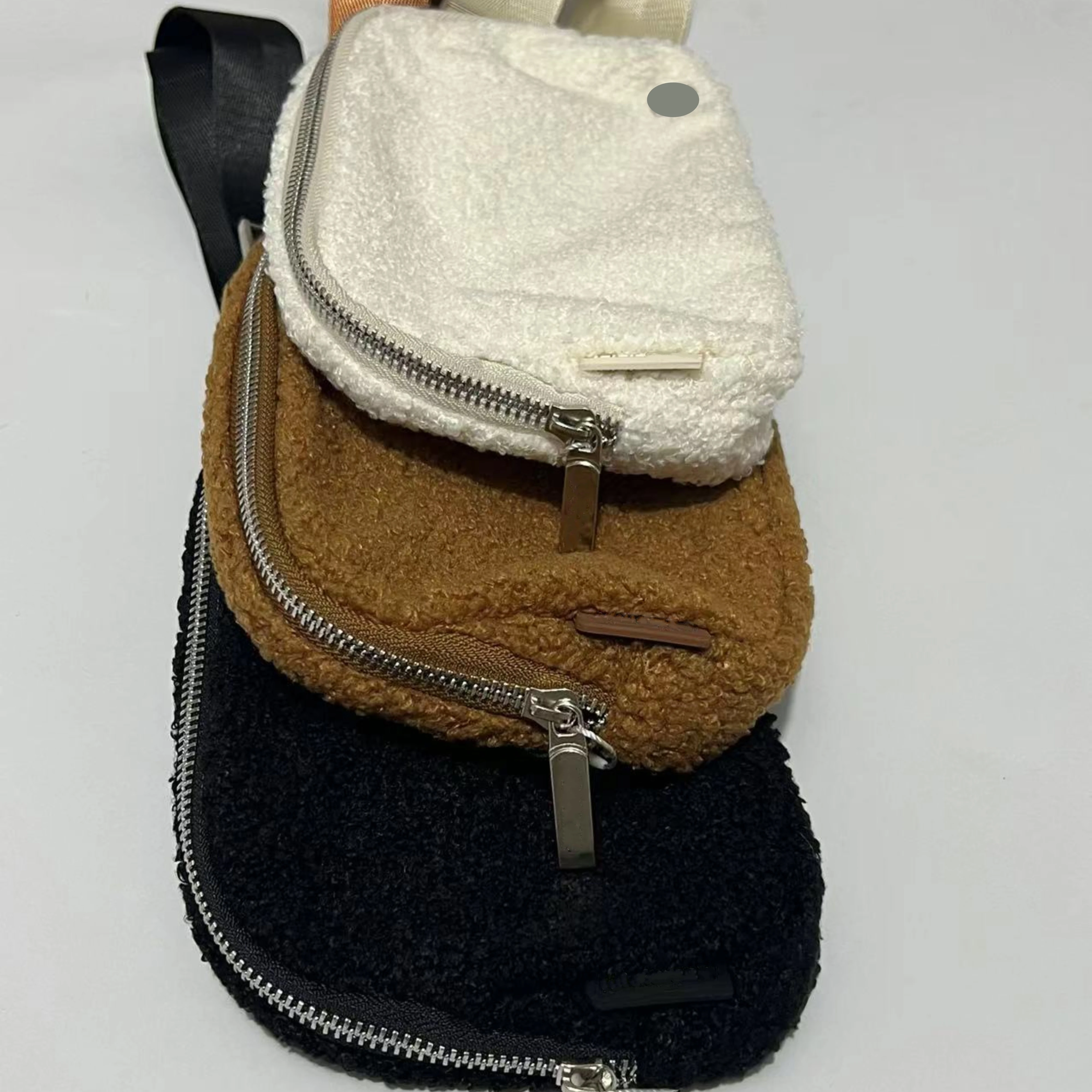 NWT Luluwomen Everywhere Belt Bag 1L Fleece Fashion Plush Crossbody Bag Gym Girl Waistpack Sports Running Fitness Crossbody Bag