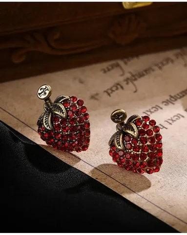 Серьги-гвоздики Peadrglf из меди с красным цирконием
