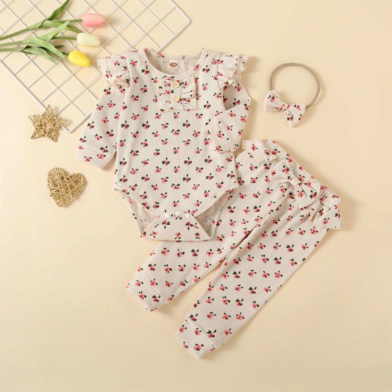 

Baby Girls Autumn 3Pcs Outfit Sets Long Sleeve Ruffle Romper + Floral/Heart Print Pants + Headband Set