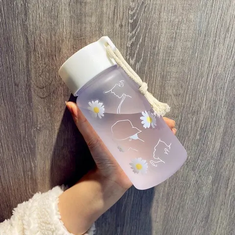 Прозрачная пластиковая бутылка для воды, с рисунком ромашек, 500 мл