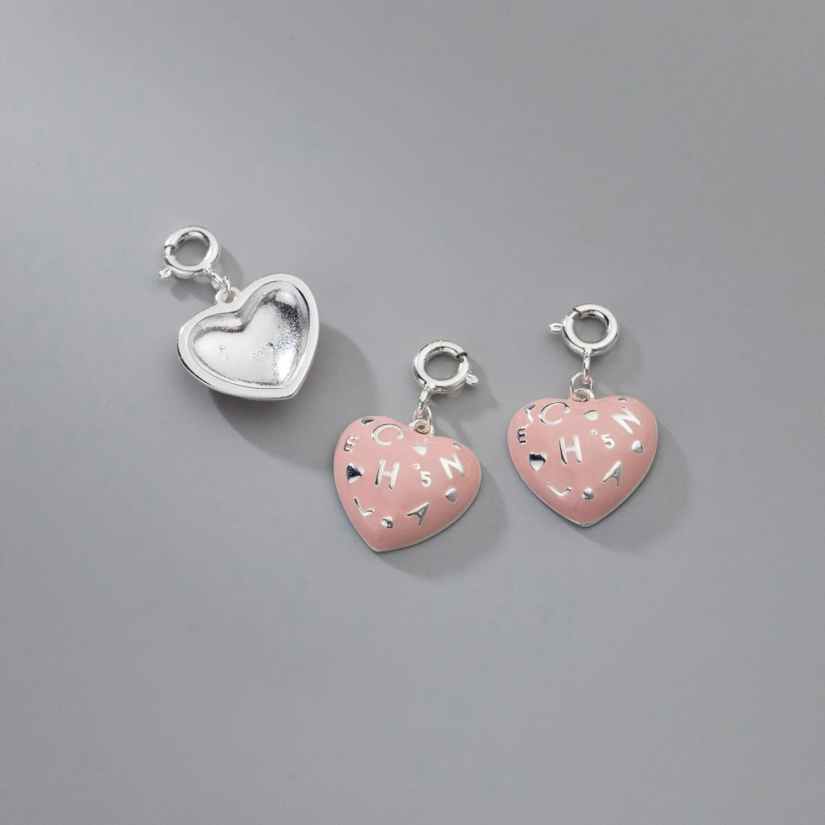 Подвеска в виде РОЗОВОГО СЕРДЦА из серебра 925 пробы с пружинной застежкой 1