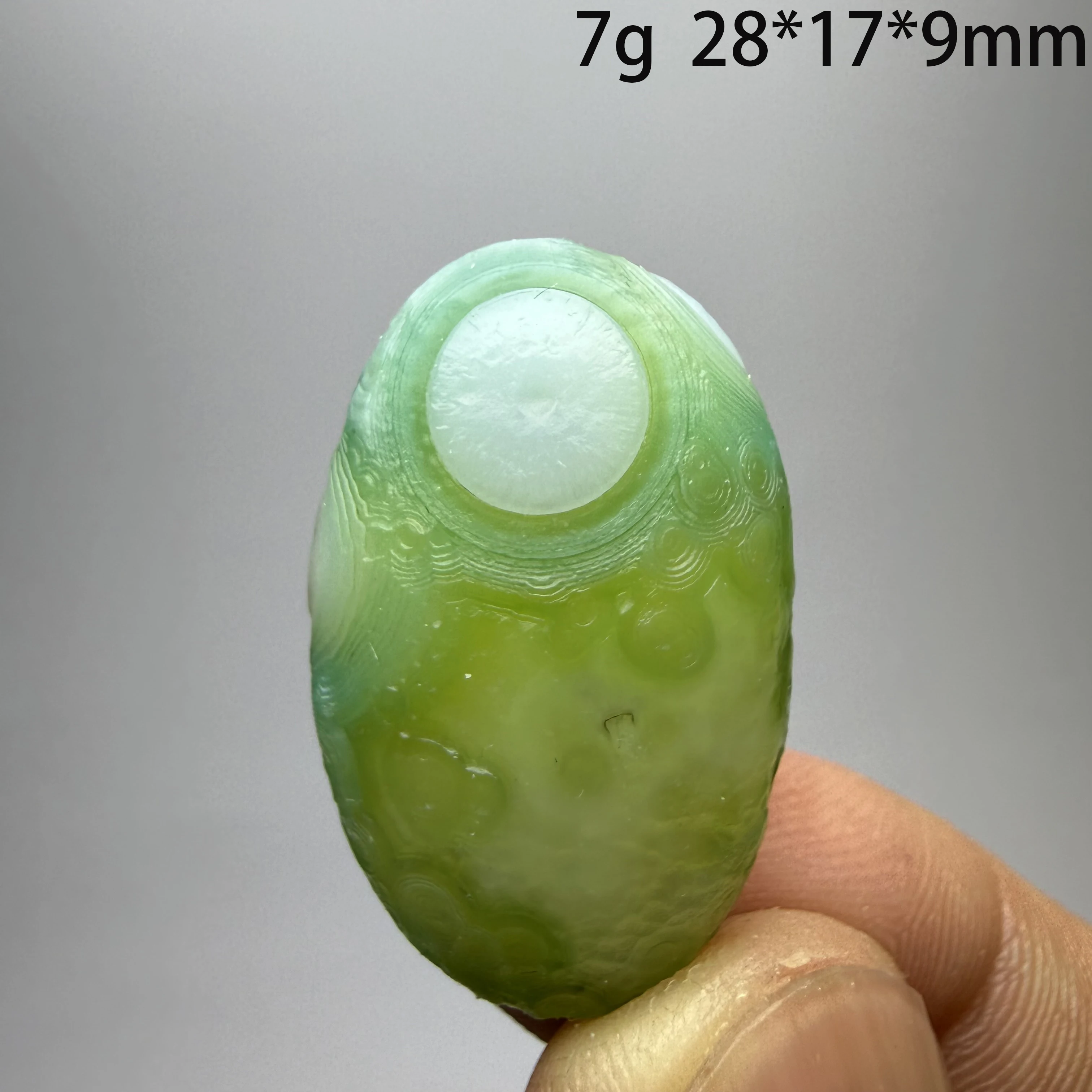 

Зелёный овальный агат Гоби