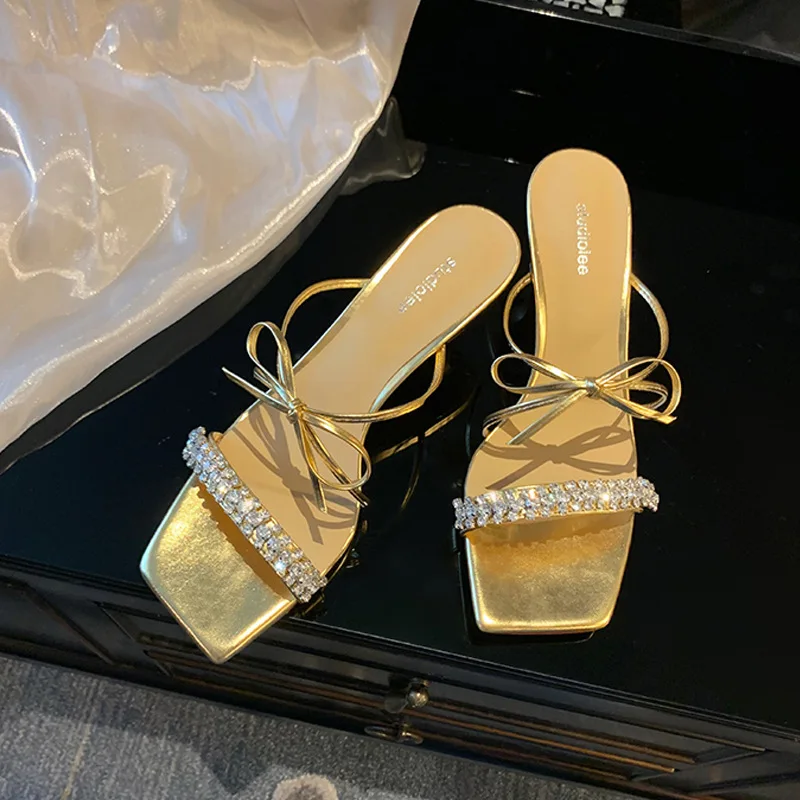 Элегантные сандалии на высоком квадратном каблуке для лета верхняя одежда