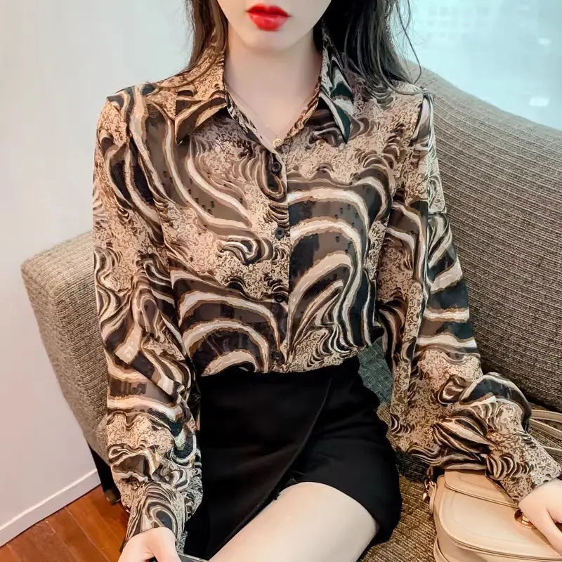 

Loose Chiffon Blouse for Women Fashion Shirt Retro Temperament Sunscreen Leopard Shirt Top Long Sleeved Female Base Shirts
