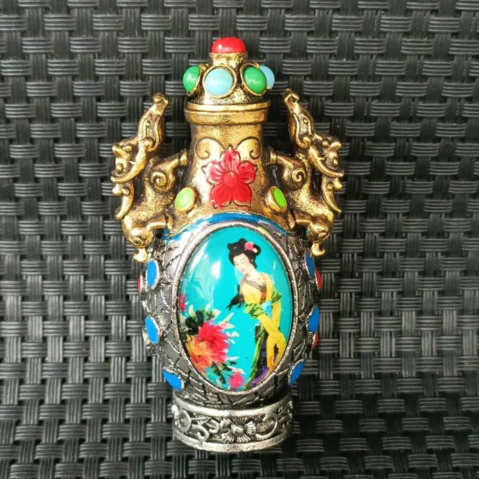 

Antiques, nostalgic features, ethnic style handicrafts, luminous copper snuff bottles, antique handles