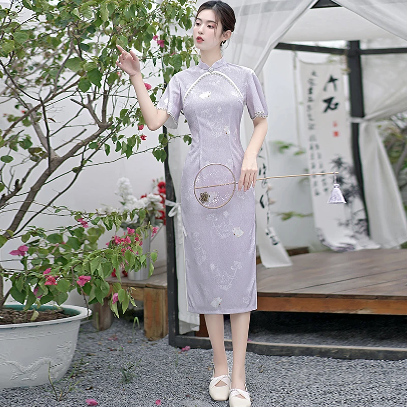 

Modernized Qipao Dress with Traditional Chinese Charm Graceful Dress Featuring Vintage Chinese Cheongsam Style Evening Gown