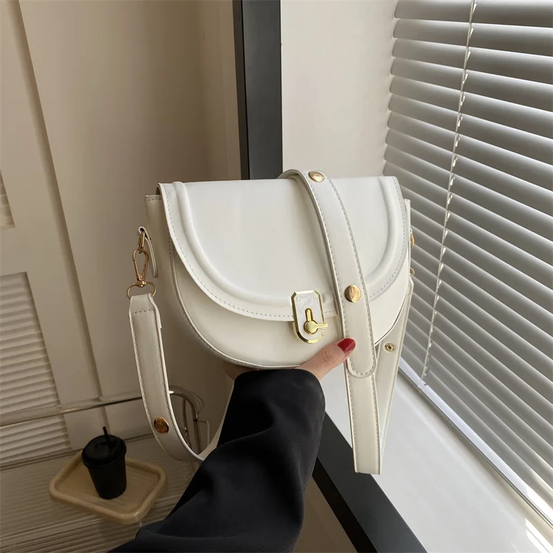 Fashion Trend Retro Women Shoulder Bag Casual Saddle Crossbody Bag Solid Color Texture Lock Underarm Bag Luxury Designer Handbag