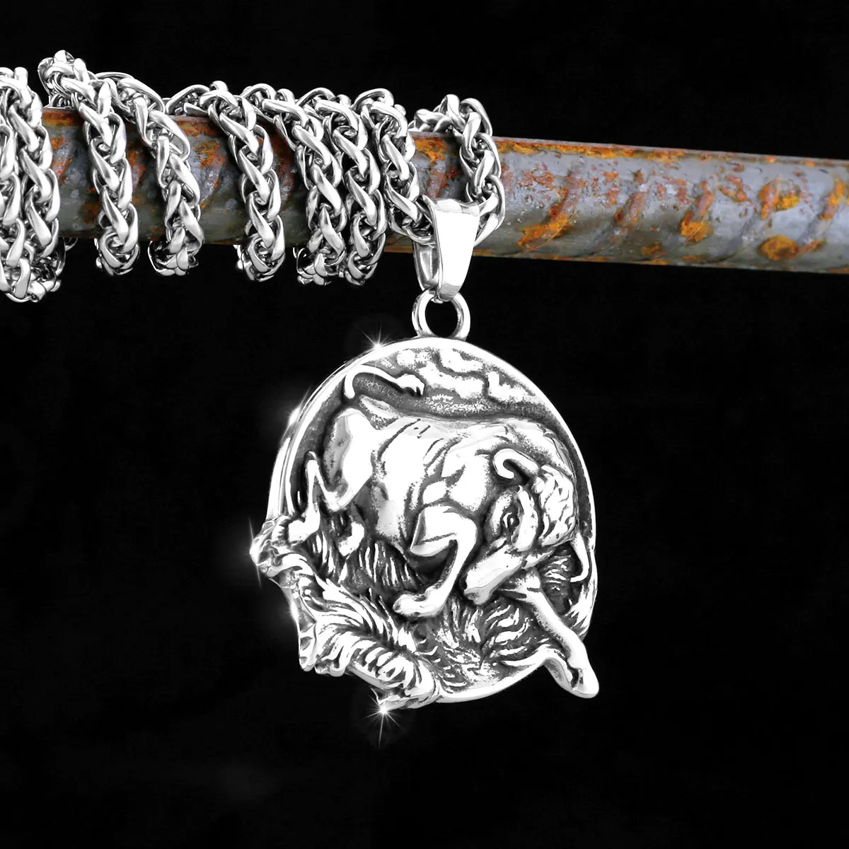 

New Classic Animal Cow Pendant Necklace Nordic Men's Fashion Stainless Steel Amulet Pendant Fashion Punk Jewelry Free Mailing