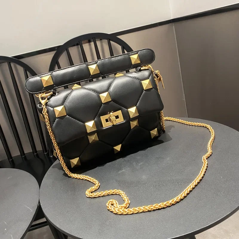 

Luxury Handba For Women 2023 Rivet Metal Chain Shoulder Ba Leather Ladies Messenger Ba Fashion Trendy Autumn Ba