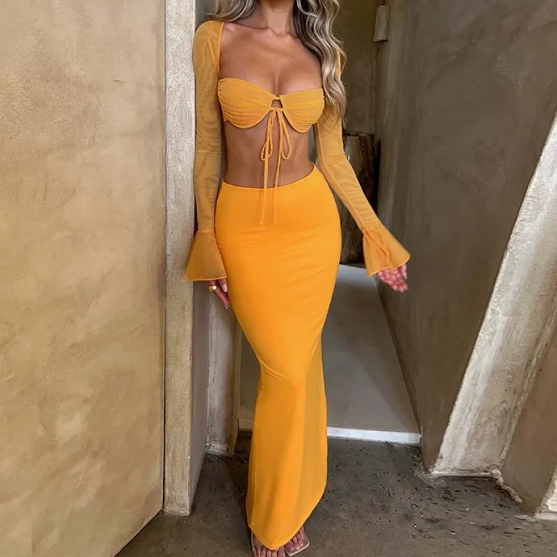 

Повседневные костюмы с квадратным вырезом, футболка с открытой спиной и длинным рукавом и облегающая юбка с запахом на бедрах, летние сексуальные комплекты 2023, Модный комплект из двух предметов