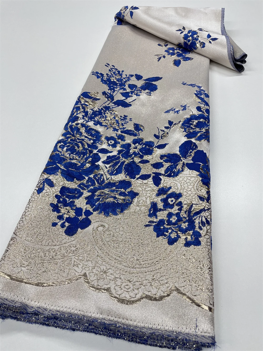 

Nigerian Lace Fabrics For Women Brocade Tulle Jacquard Fashion African Lace Fabric By The Meter Party Dresses 5 Yards PL440-1