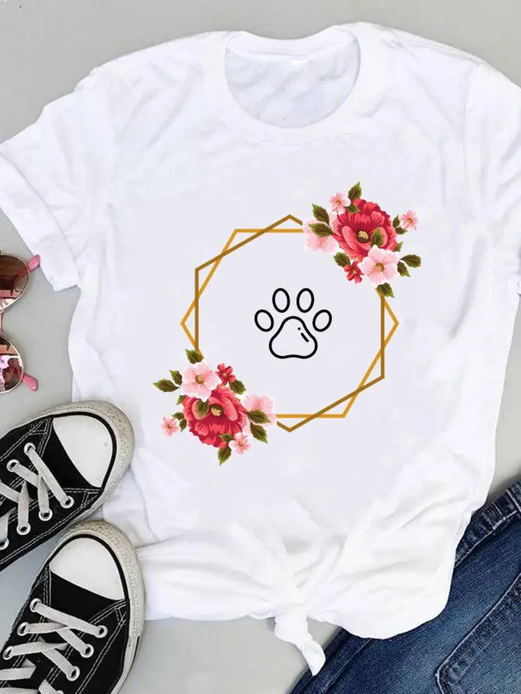 

Футболка женская летняя с коротким рукавом и рисунком кошек и собак