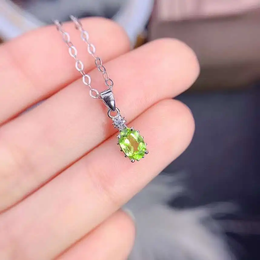 

Женский кулон из серебра 925 пробы