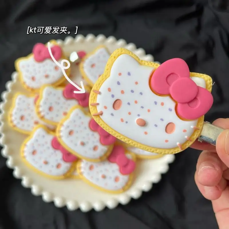 

2pcs Kawaii Sanrio Accessories Hello Kittys Peripherals Hairpin Duckbill Hairpin Cute Beauty Simu-Imitation Biscuit Girls Gift