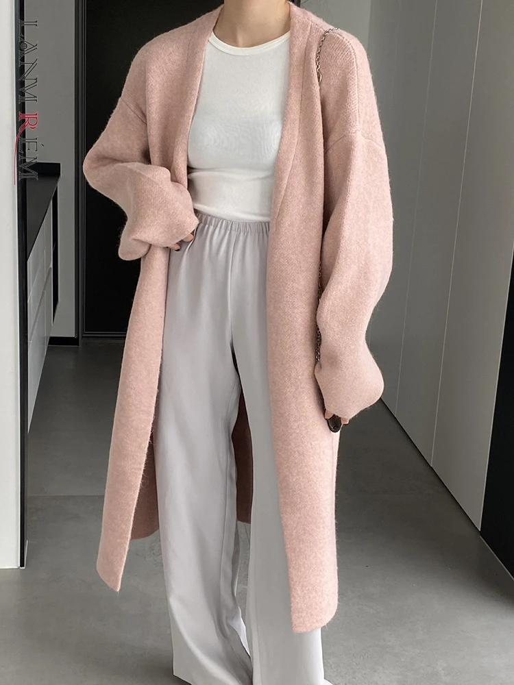 

LANMREM Повседневный вязаный кардиган средней длины для женщин с длинными рукавами, однотонный свободный свитер, пальто 2023, зимняя новая одежда 2AA2817