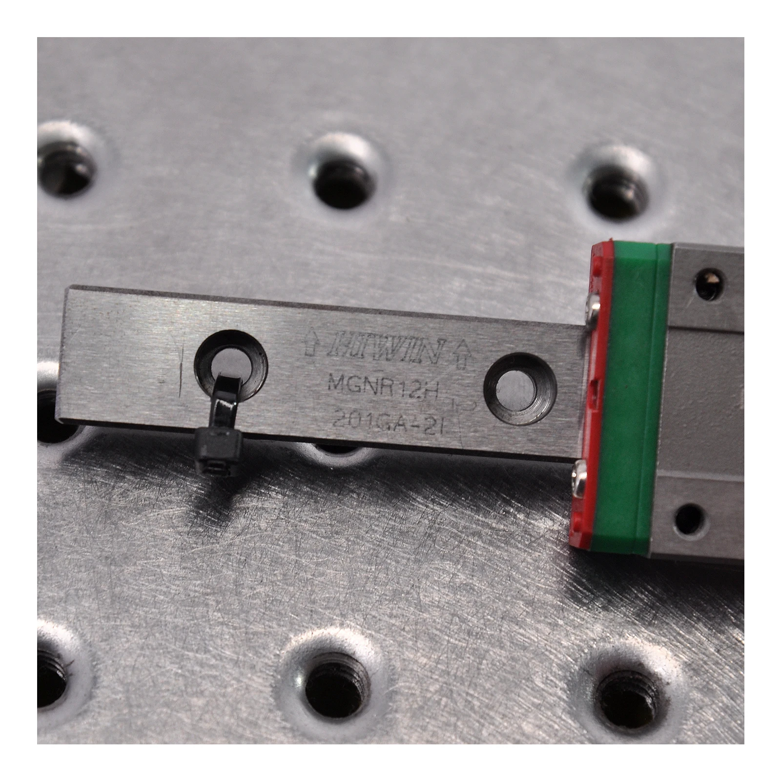 Рисунок 2 - Маленькая Точная направляющая MISUMI SSEB 10