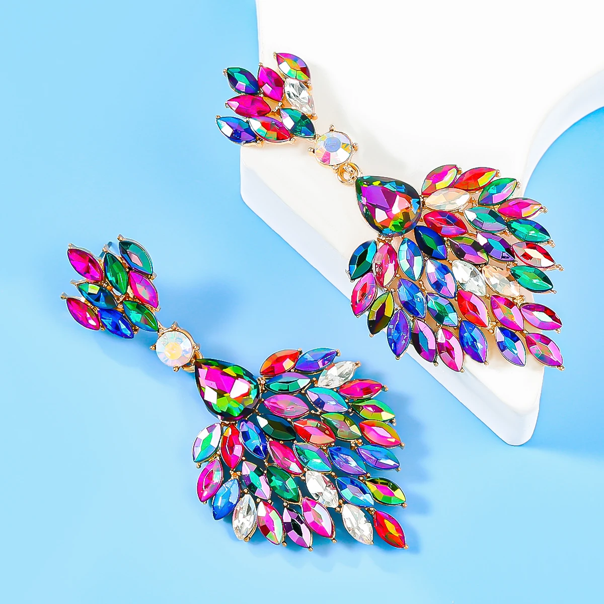 

2023 Spring New Metal Rhinestone Geometry Dangle Earrings Bridal Engagement Party Statement Earrings Women's Charm Jewelry Gift