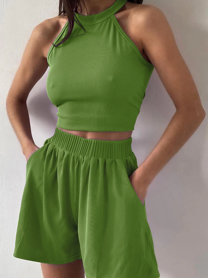 Рисунок 2 - Женская пижама с лямкой на шее Marthaqiqi