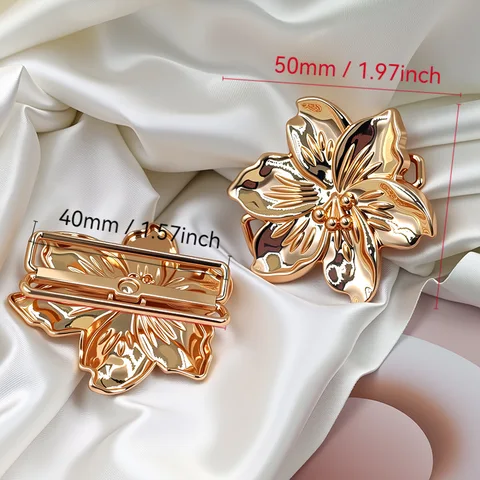 Металлические цветочные пряжки 40 мм золотого цвета