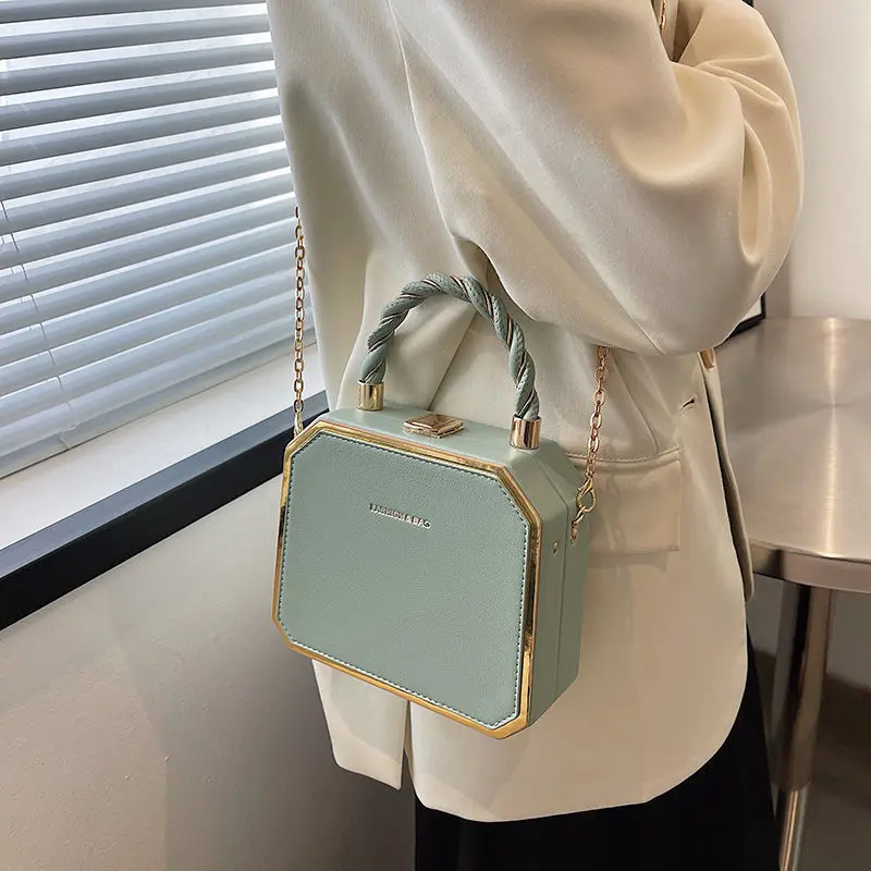 

Маленькая женская сумка на цепочке, подходящая ко всему новая женская сумка 2022, нишевые дизайнерские текстурированные сумки, сумка-мессенд...