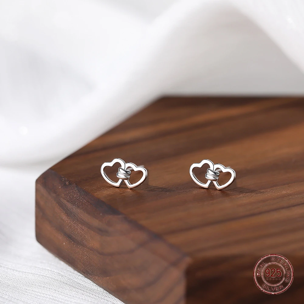 Женские серьги-гвоздики в виде сердца