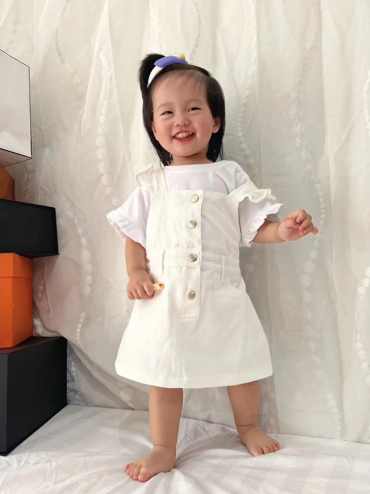 

2022 Summer high quality fashion brand white cotton lettered T-shirt + strap skirt two piece girls' suit 2 4 6 8 10 years old