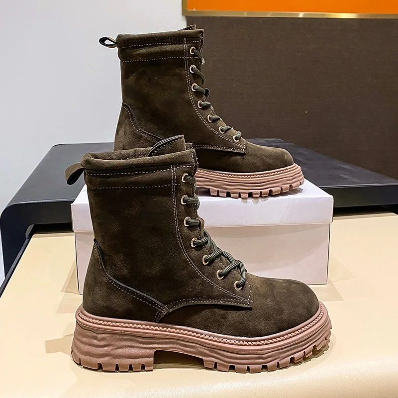 

Женские Замшевые полусапожки, на плоской подошве