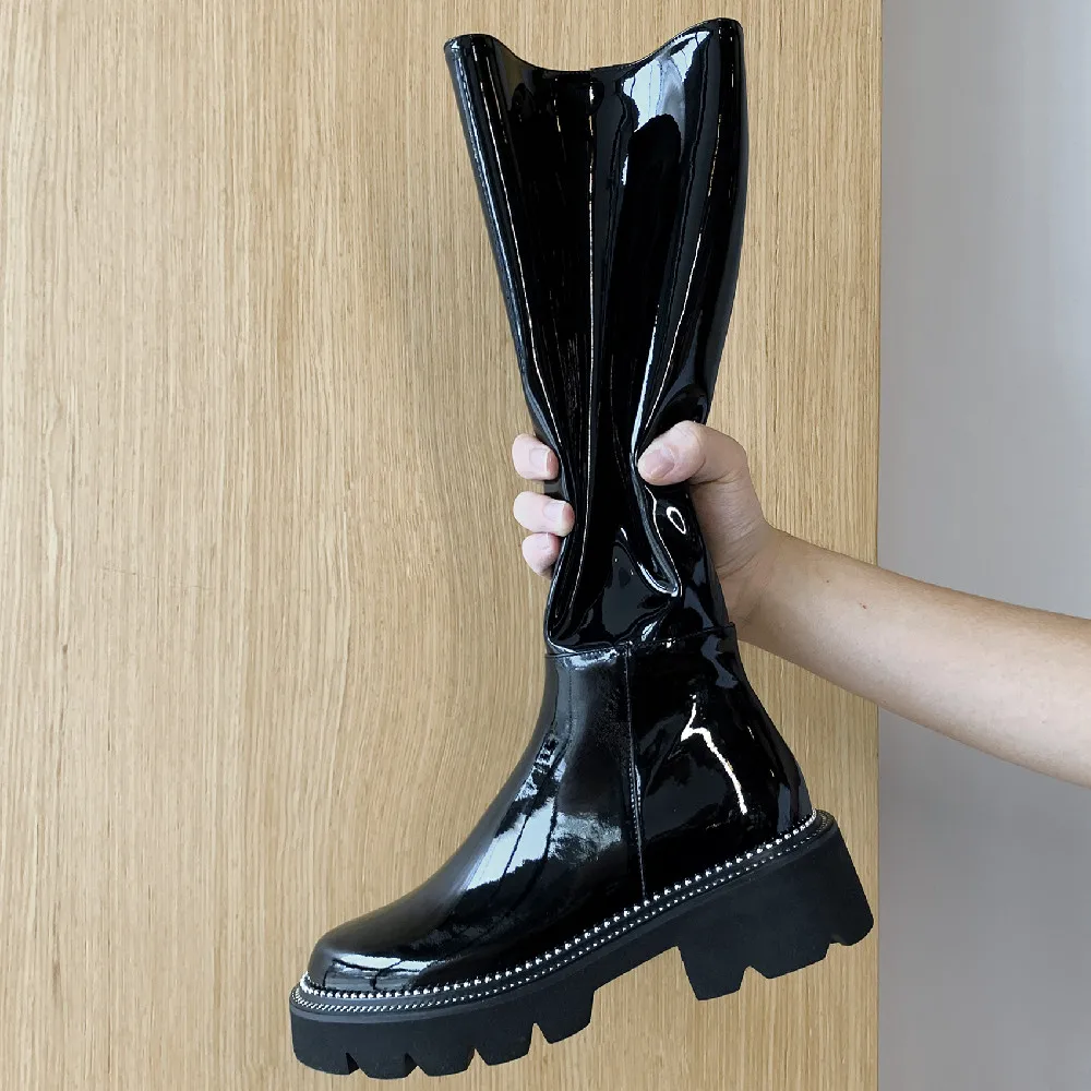 

Женские сапоги до колена из натуральной кожи, на толстой подошве и молнии сбоку, с круглым носком