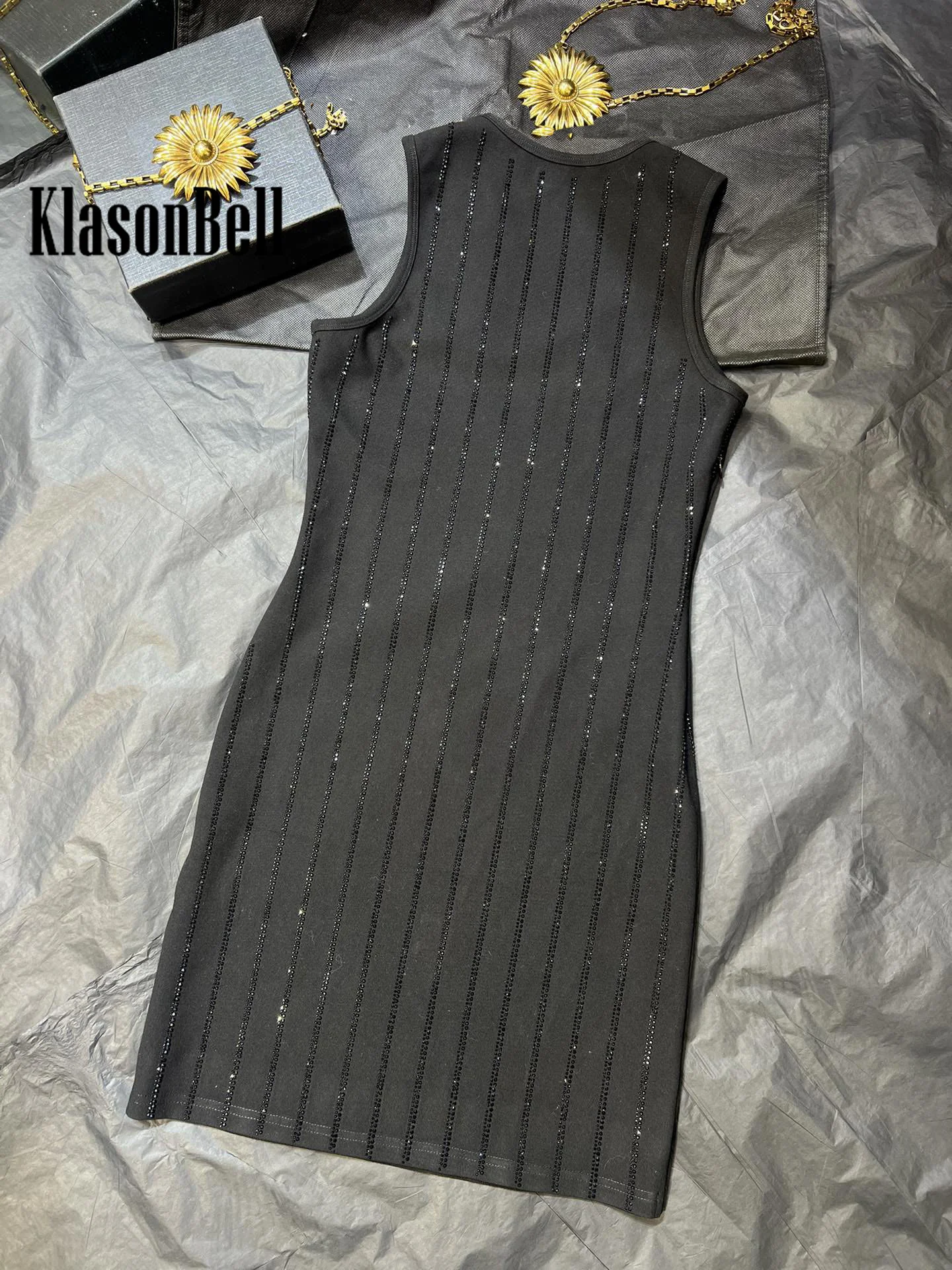 1.13 KlasonBell Черное вечернее блестящее женское мини-платье без рукавов в полоску со