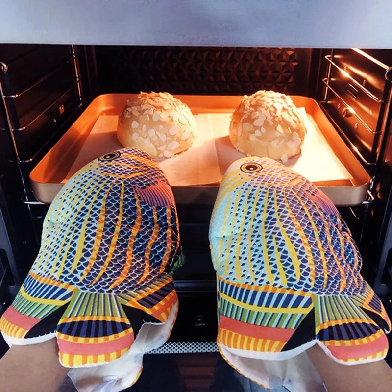 

A Pair Of Cartoon Colorful Fish Gloves Household Cotton Microwave Oven Anti-Scalding Baking Insulation Gloves