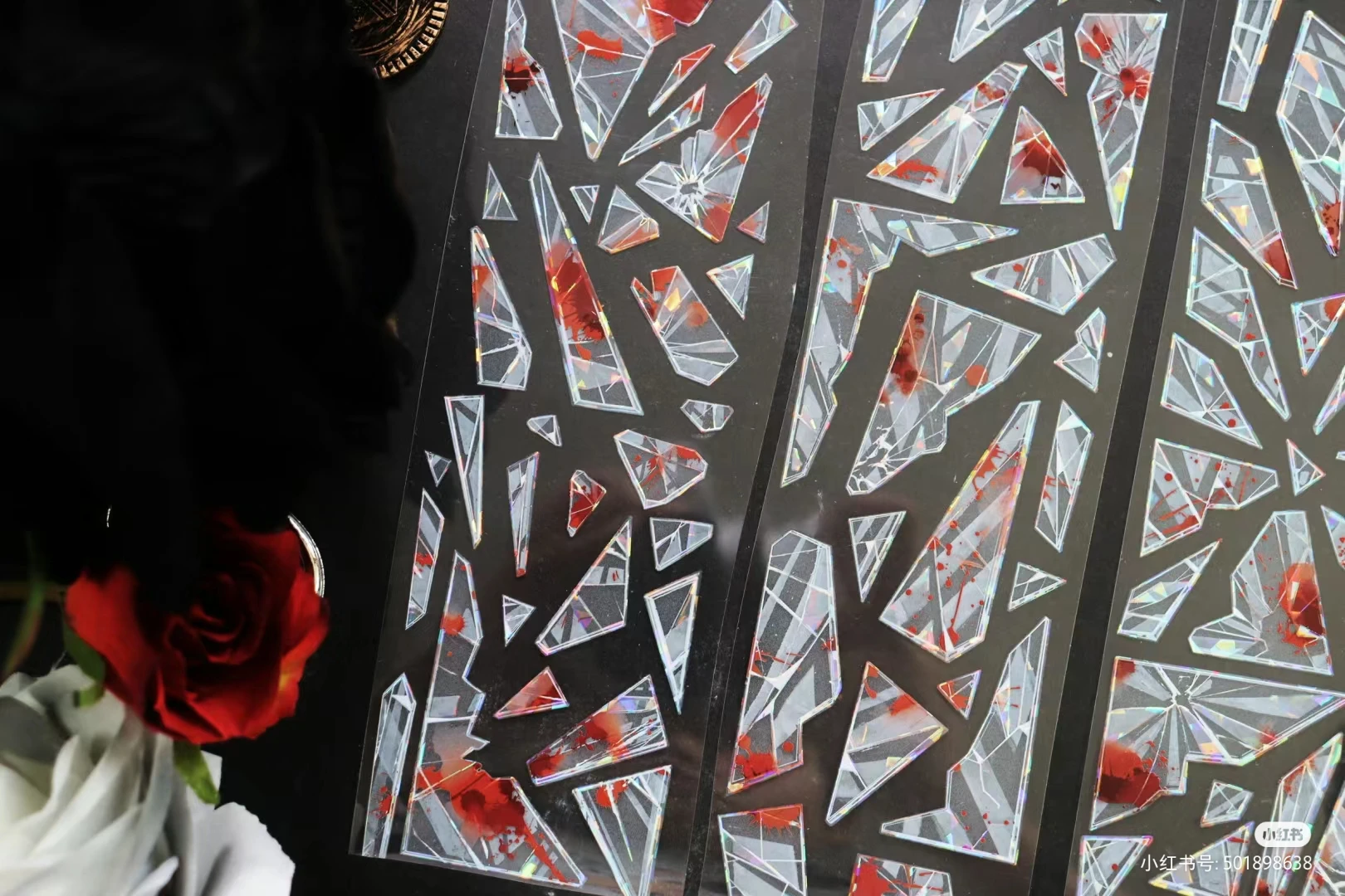Фото Темно-красная полупрозрачная маскирующая блестящая ПЭТ-лента Washi Broken Glass Shards №4