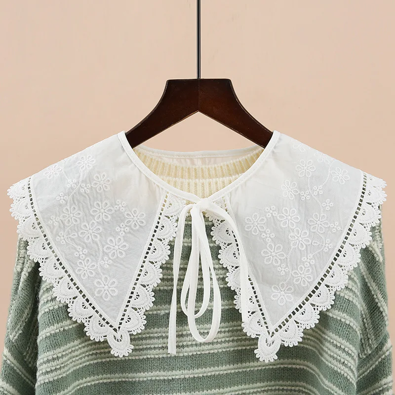 Фото Модная рубашка с вырезами искусственный воротник вышитый женский Белая Шаль