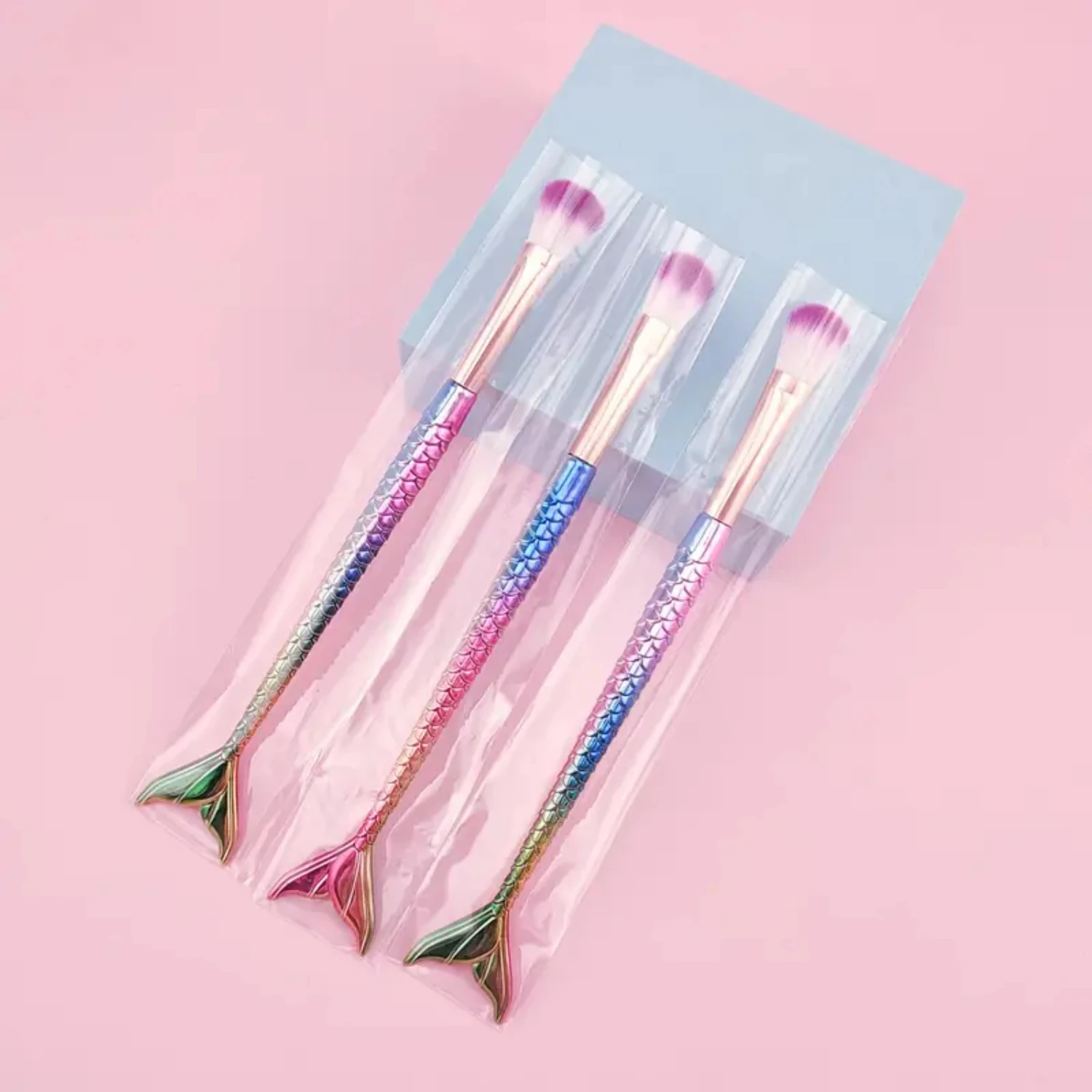 Colorful Mermaid Fishtail Makeup Brush - Professional Eyeshadow for Beauty Lash supplies Paint brushes Brow brush
