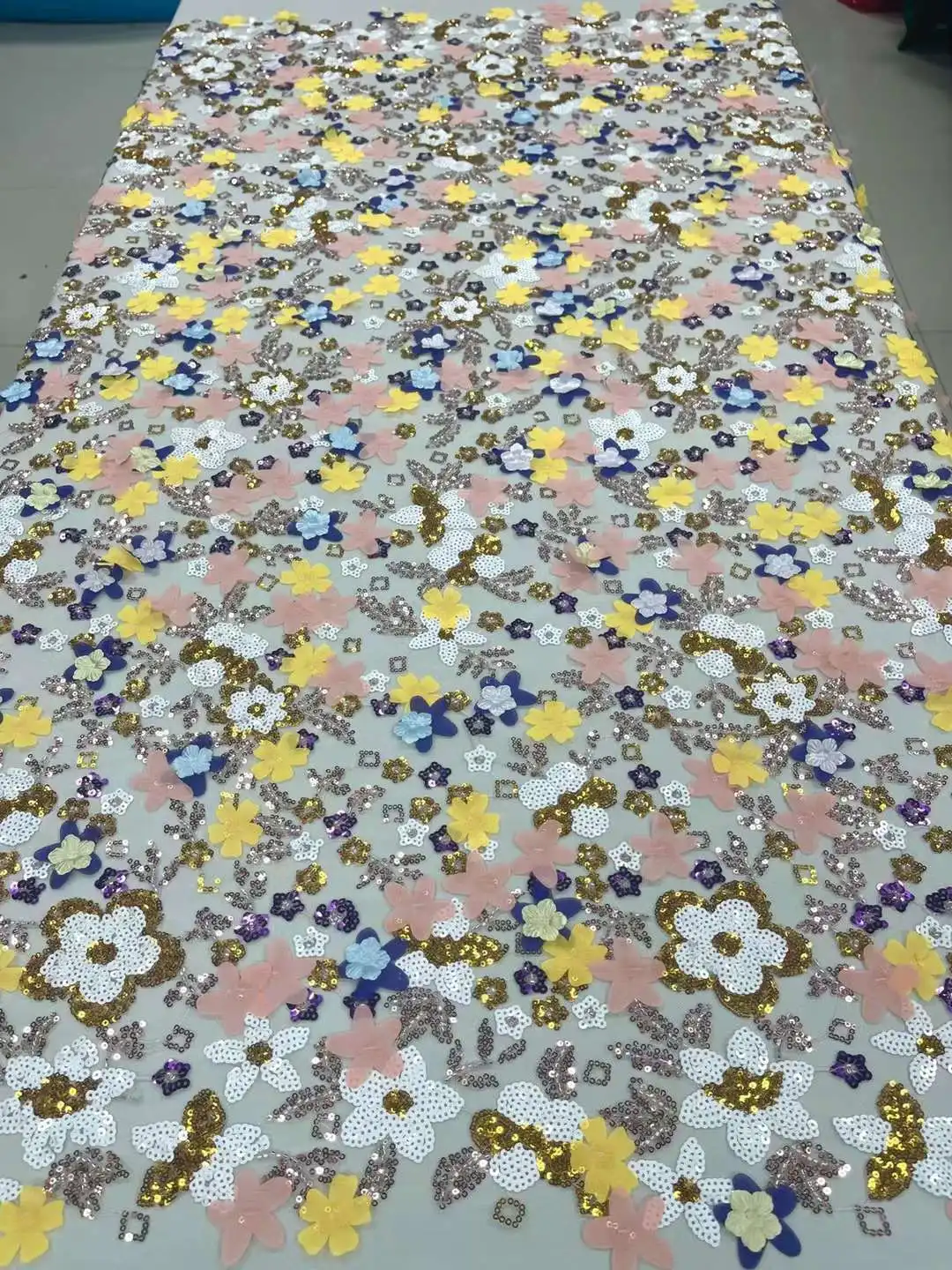 

Высококачественное французское Тюлевое Сетчатое кружево с бусинами и вышивкой камнями для вечерних платьев. Свадебные платья