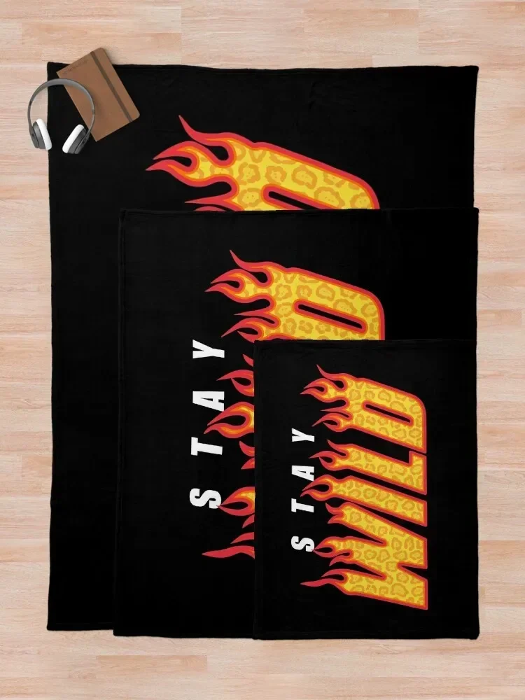 Фланелевое одеяло Stay Wild Fire Ben Azelart