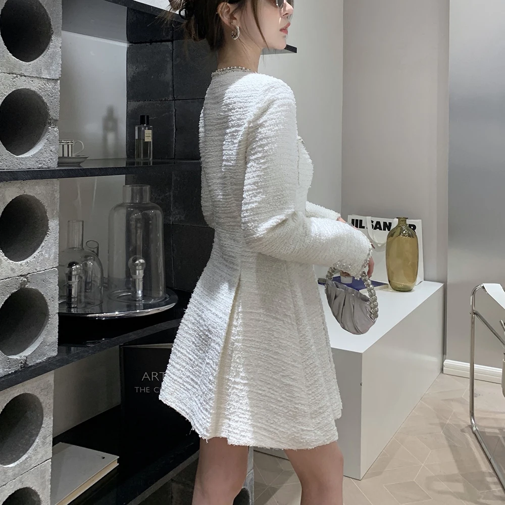 Женское платье с баской из твида длинным рукавом украшенное бисером Y2k весна 2024