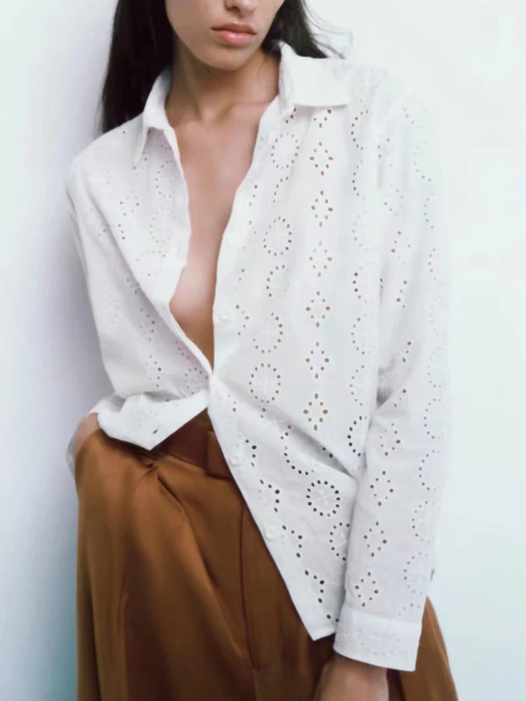 

Spring Women Embroidery Blouse 2022 Hollow Out Loose Turn Down Collar Top Long Sleeve Vintage Fashion Shirts Chic Female Tops