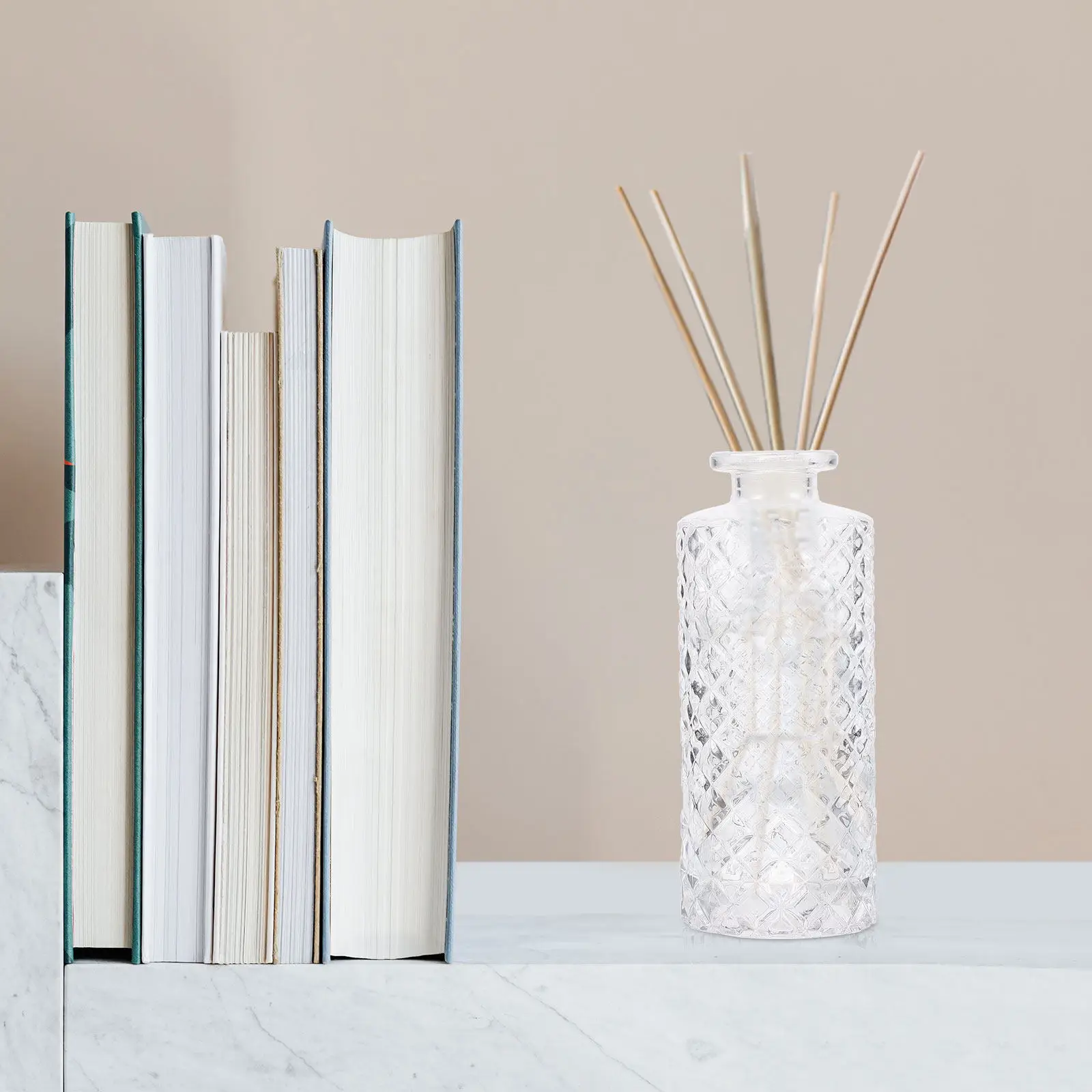 Фото Набор из 3 стеклянных диффузорных бутылок с плоским дном и узким горлышком, для ароматерапии, безопасные для использования, контейнеры для ароматов, подарок для дома №4