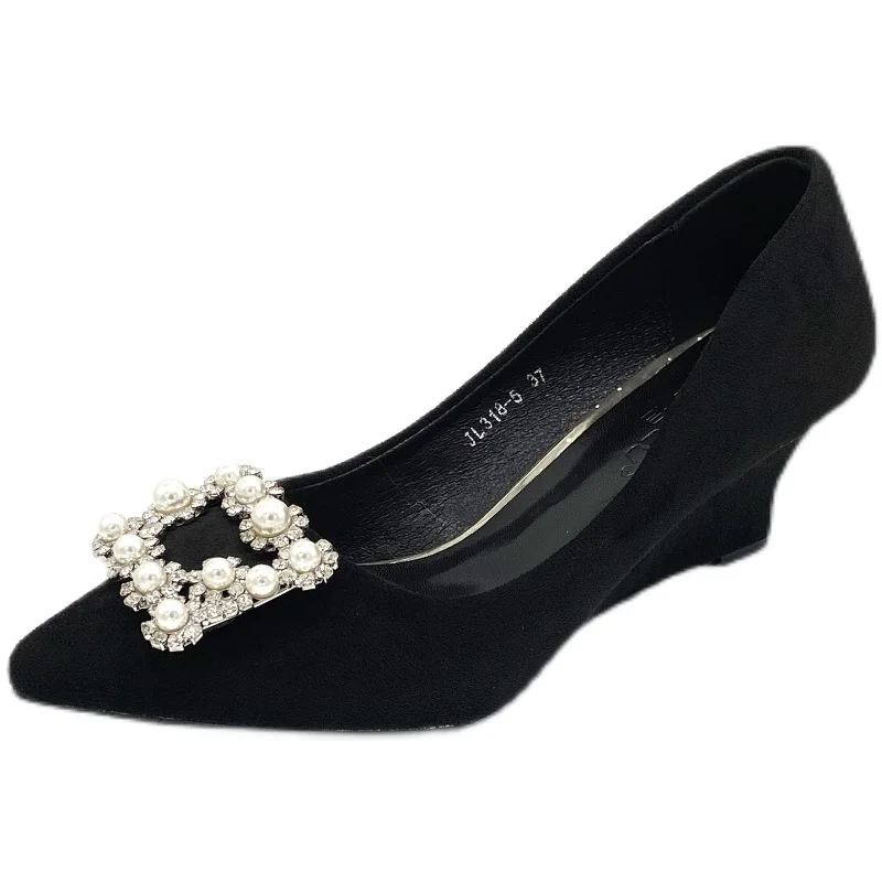 Туфли-лодочки женские с шипами на платформе и каблуке