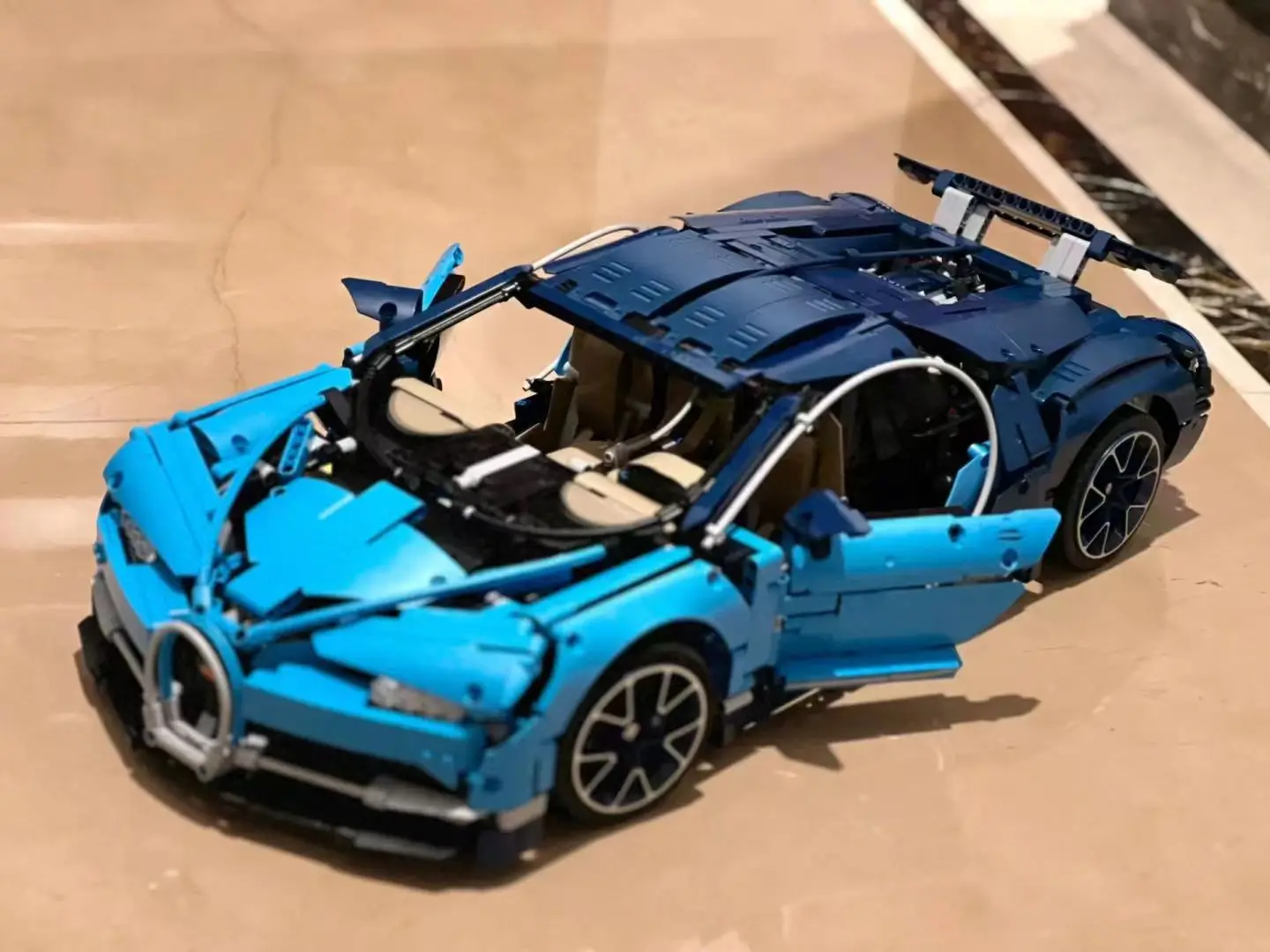 

4031pcs Super Racing Car Bugattied Chiron 1:8 Model Static Building Blocks 42083 Bricks Kids Toys For Children Birthday Gifts